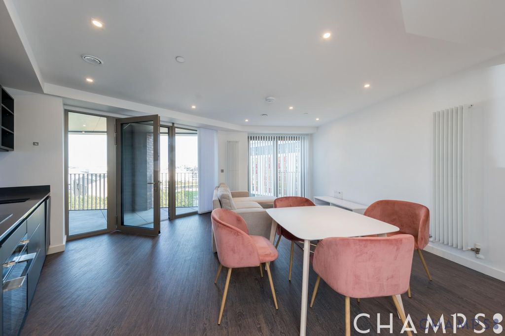 Property photo 2 of 17 Gallery