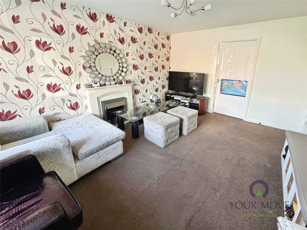 Property photo 3 of 9 Lounge