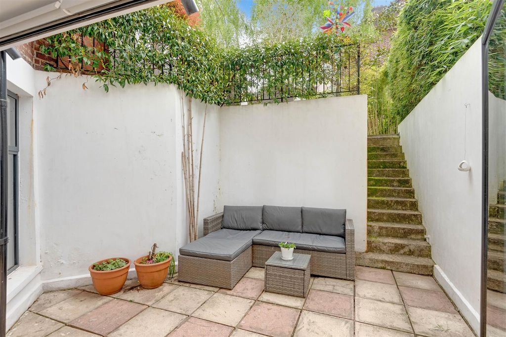 Property photo 3 of 16