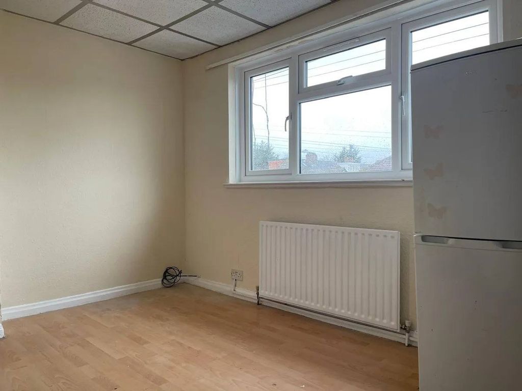 Property photo 3 of 9 Gallery