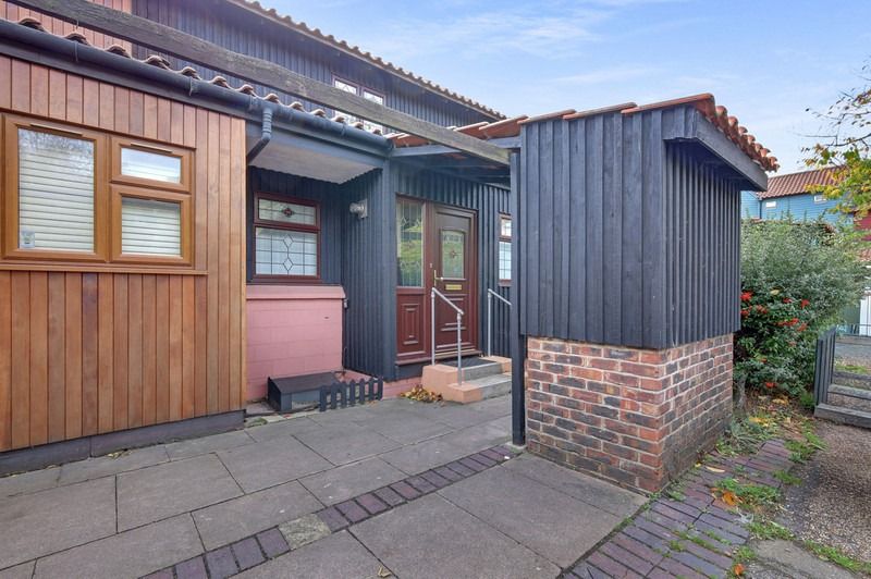 Property photo 1 of 13 4685760