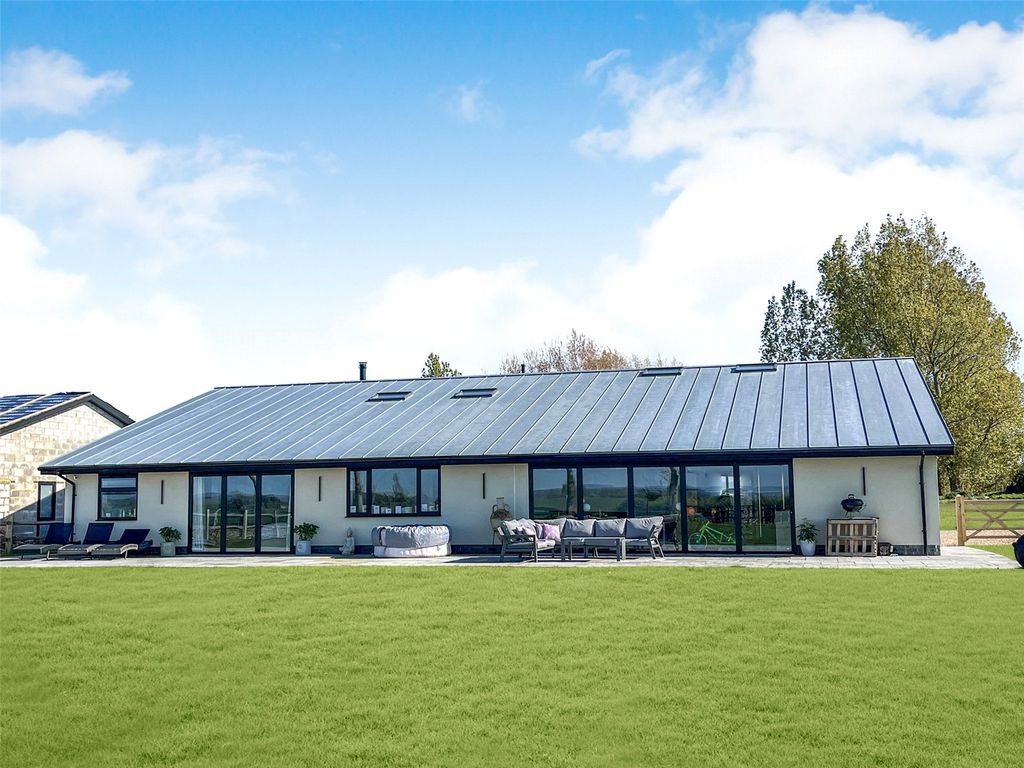 Property photo 1 of 38 Picture No. 52