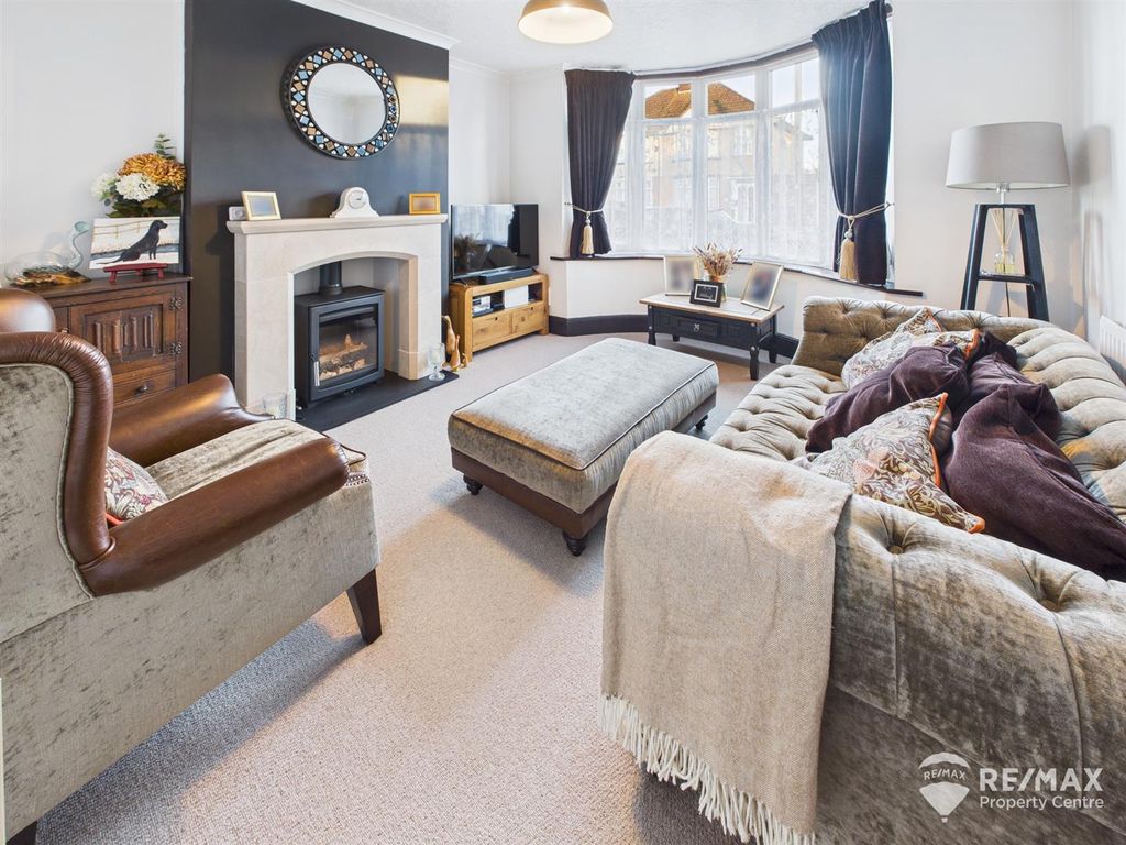 Property photo 3 of 34 Cam02842G0-Pr0305-Still019.Jpg