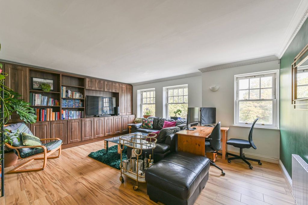 Property photo 3 of 13