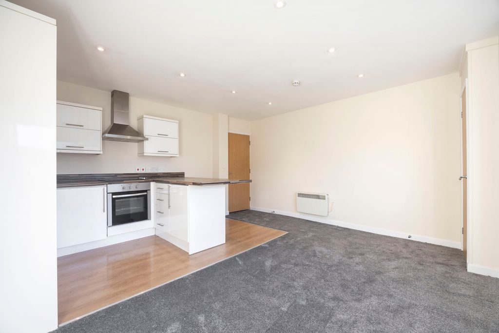 Property photo 3 of 6