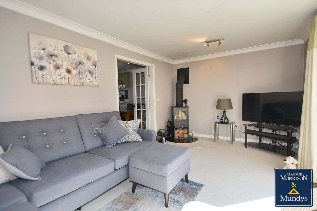 Property photo 2 of 19 Lounge