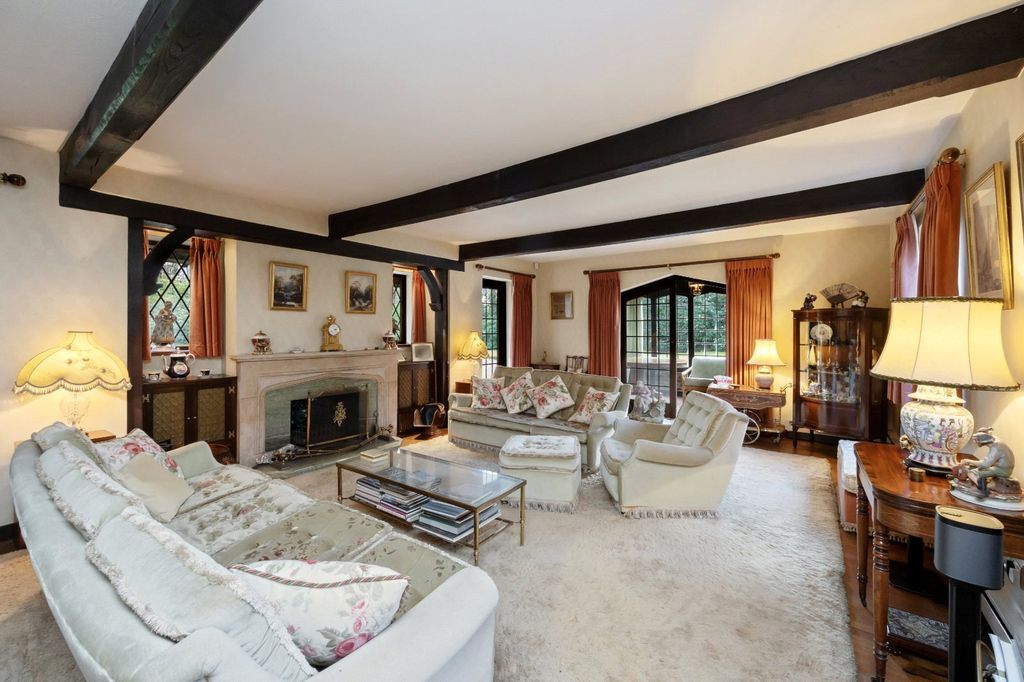 Property photo 2 of 18 Drawing Room