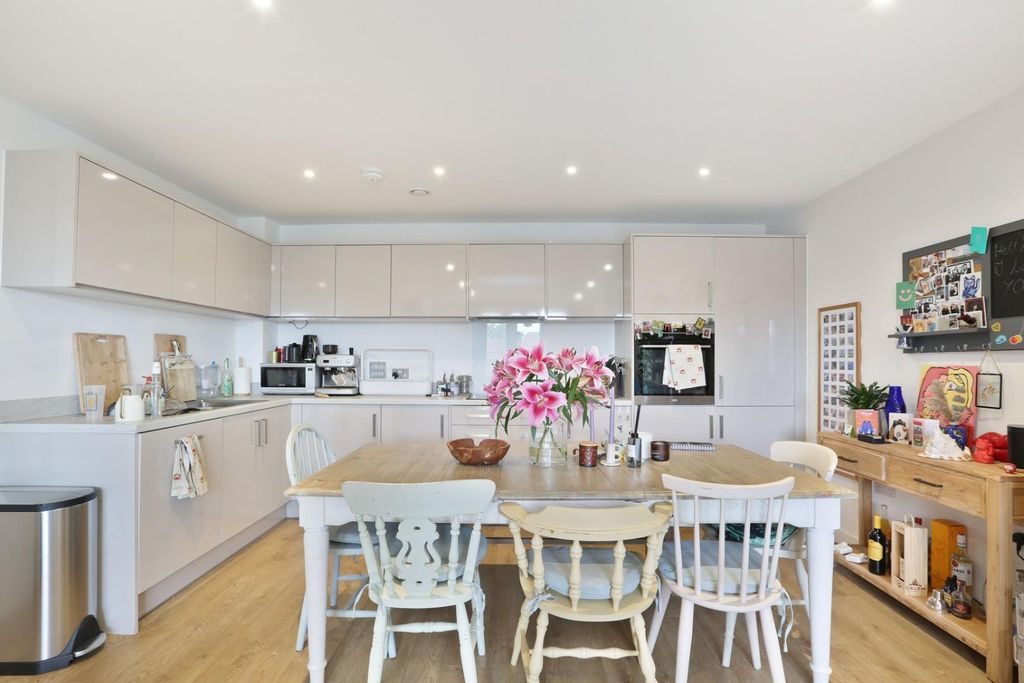 Property photo 1 of 15 Kitchen.Jpeg