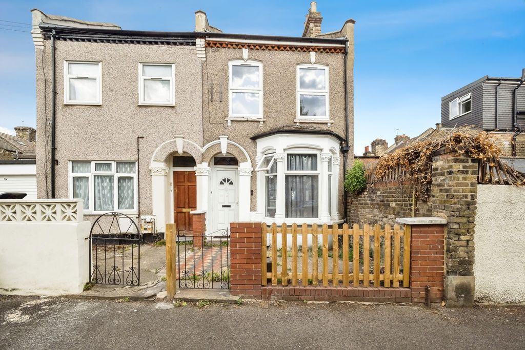 Property photo 1 of 17 Photo