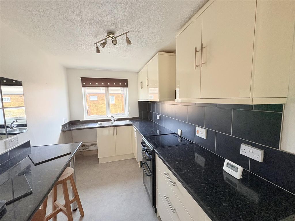 Property photo 3 of 12 Img_0232.Jpg