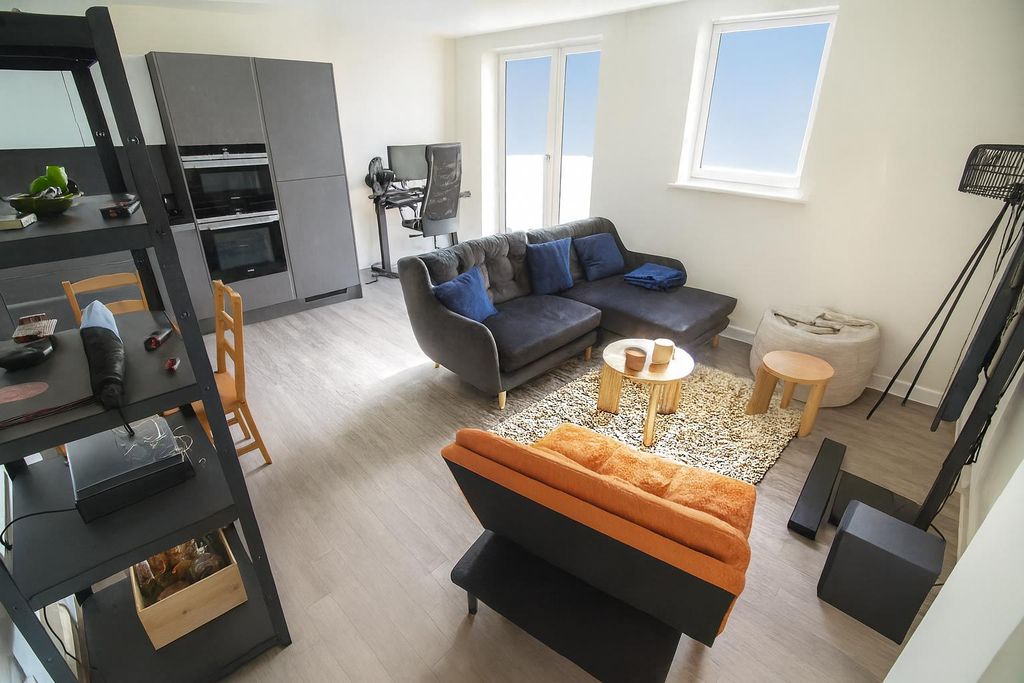 Property photo 3 of 11 Lounge 4.Png