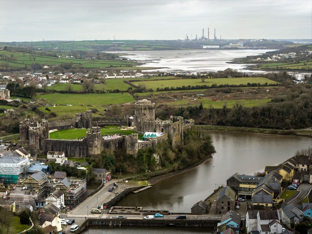 Property photo 2 of 26