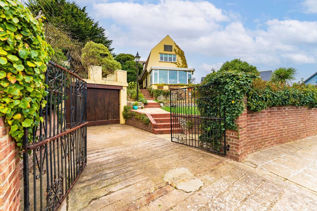 Property photo 1 of 24