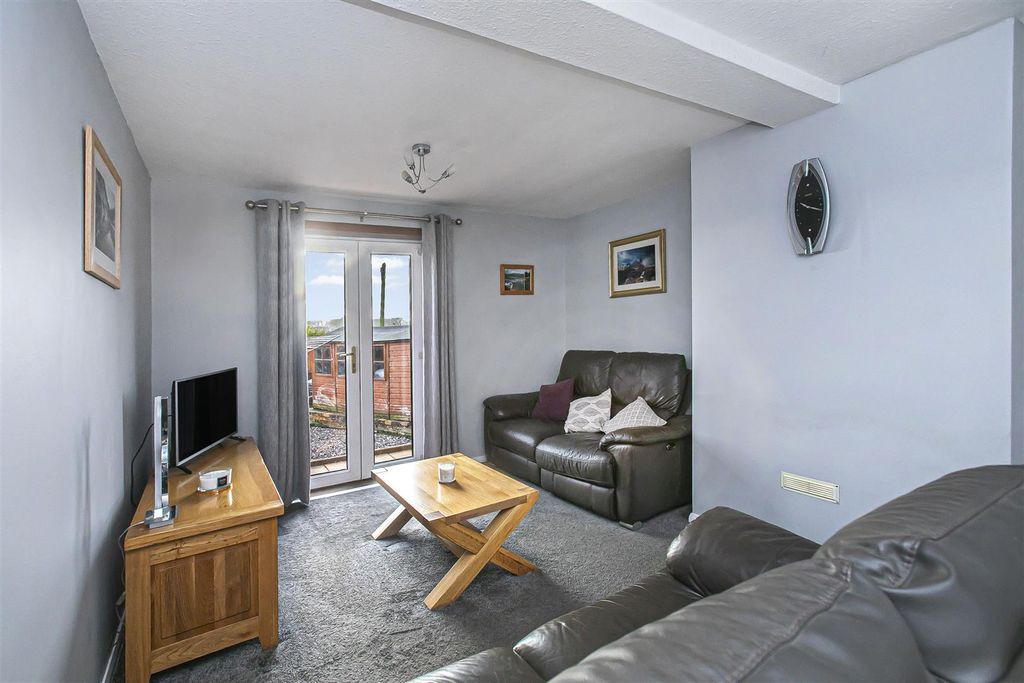 Property photo 2 of 33 Property Image 3