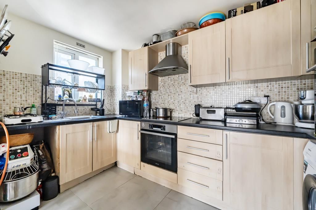 Property photo 2 of 18 Kitchen