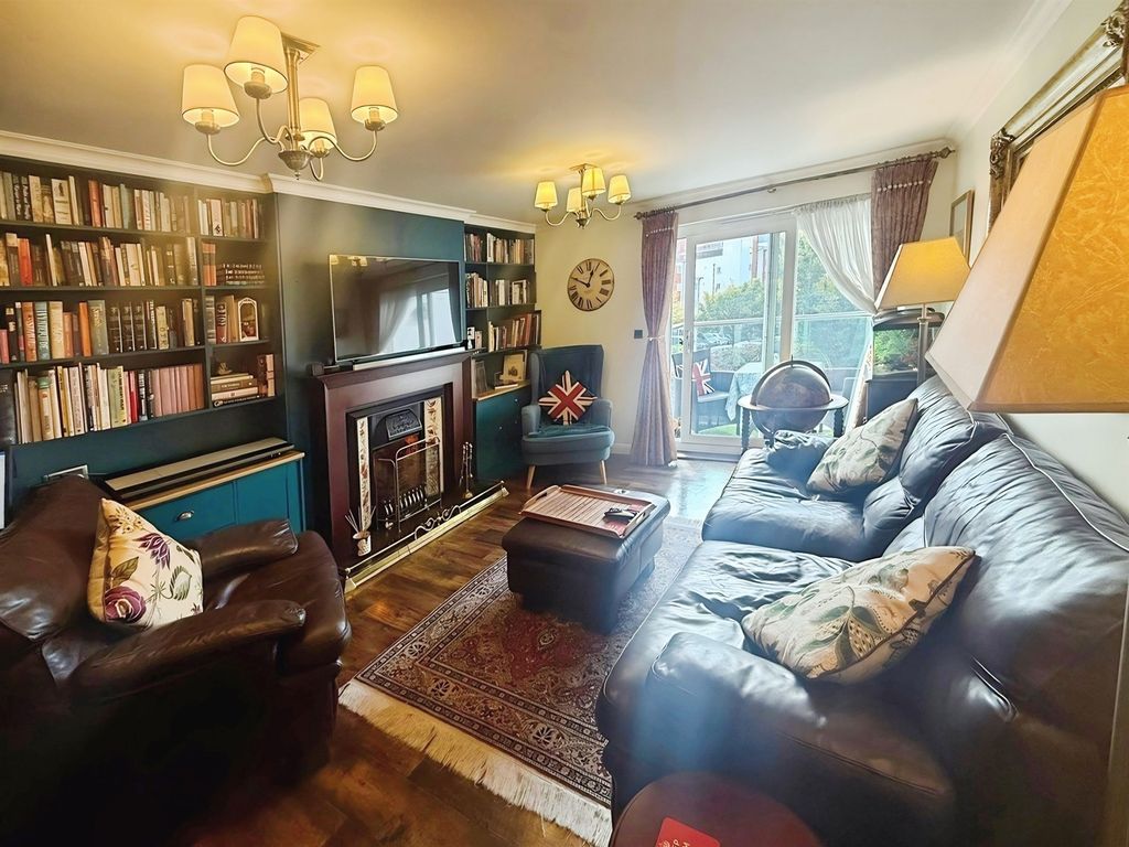 Property photo 3 of 11