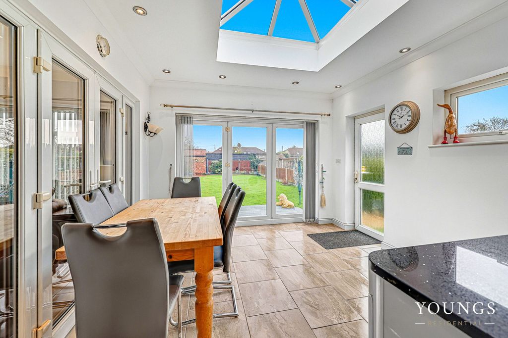 Property photo 3 of 26