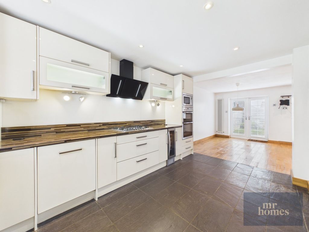 Property photo 2 of 30