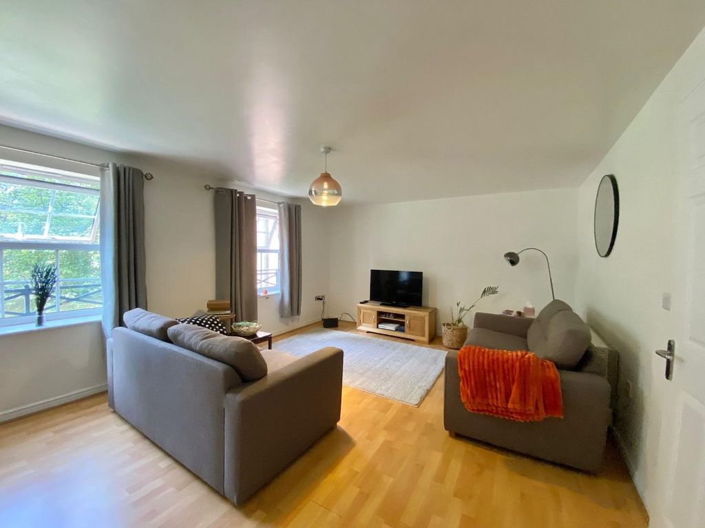 Property photo 3 of 10 1.Jpg