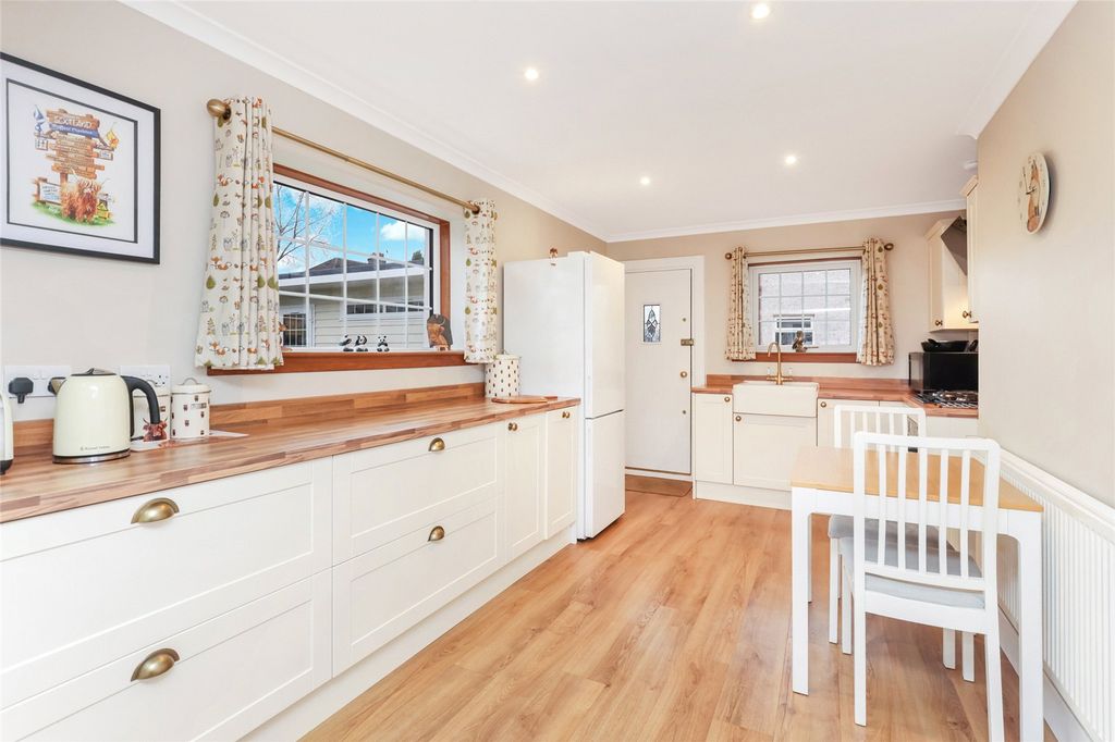 Property photo 3 of 24 Picture No. 05