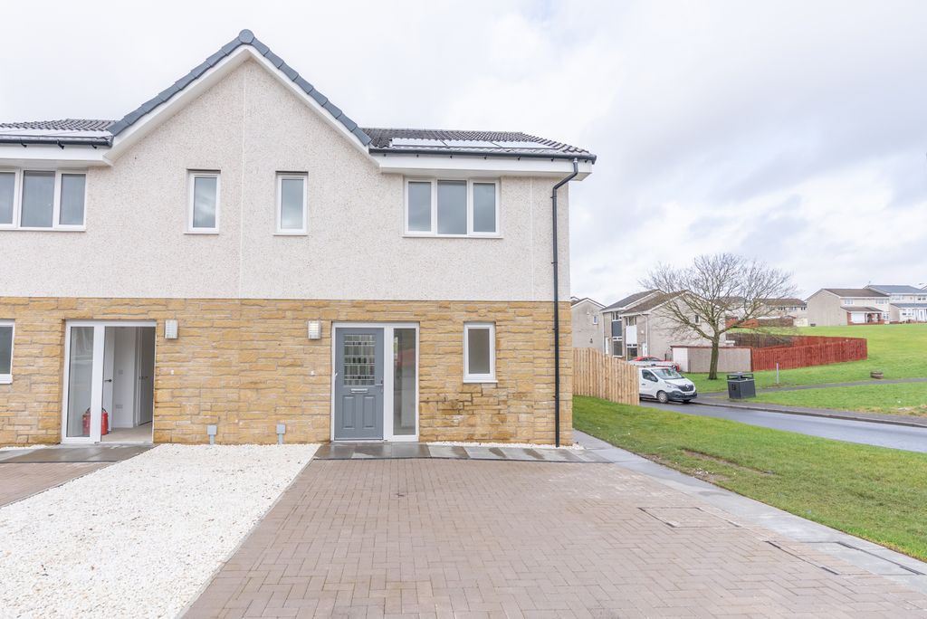 Property photo 1 of 32 2 Bedroom Semi Detached For Sale