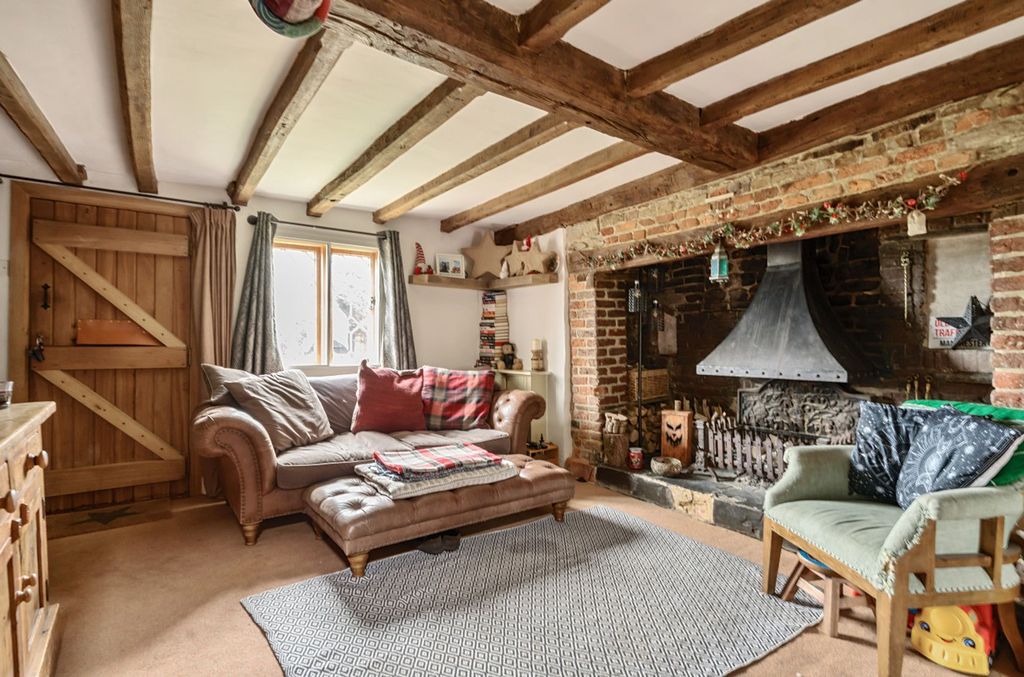 Property photo 2 of 18