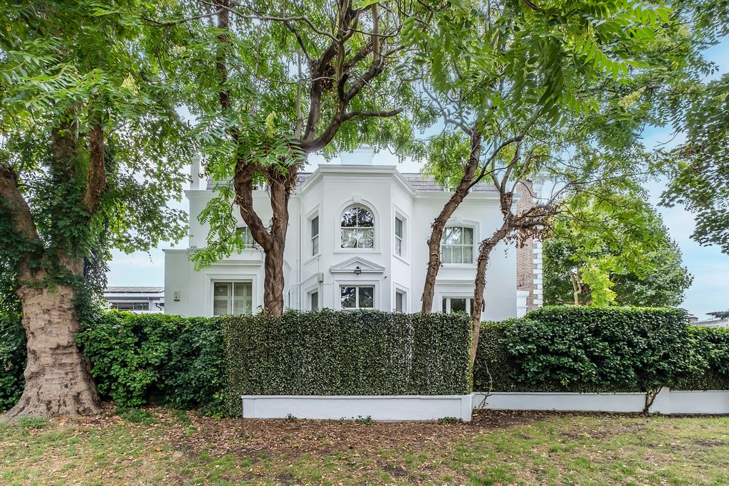Property photo 1 of 23