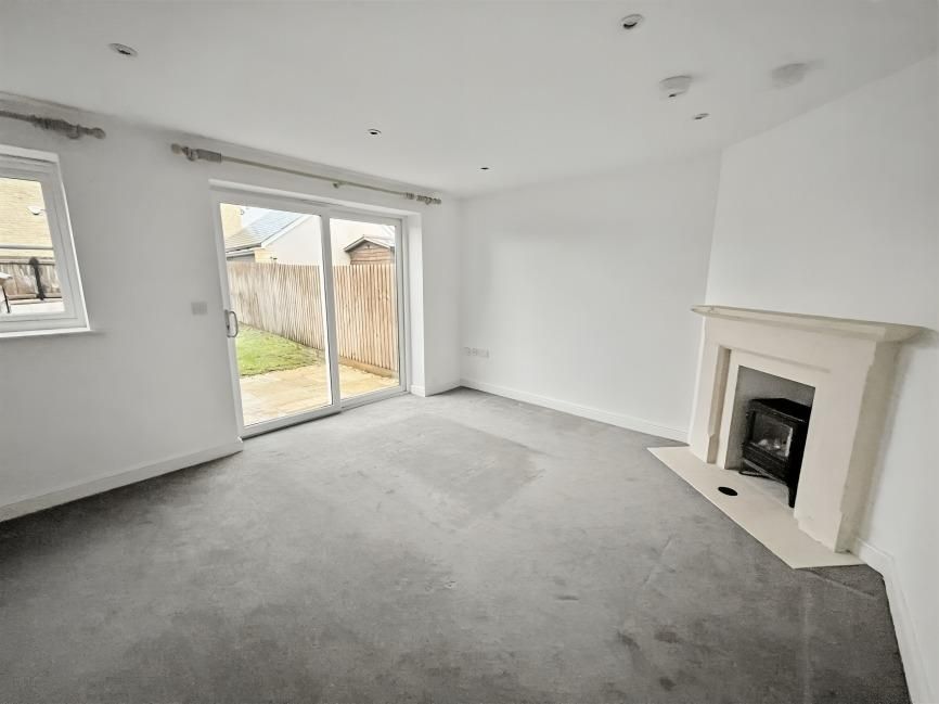 Property photo 3 of 9 Sitting Room