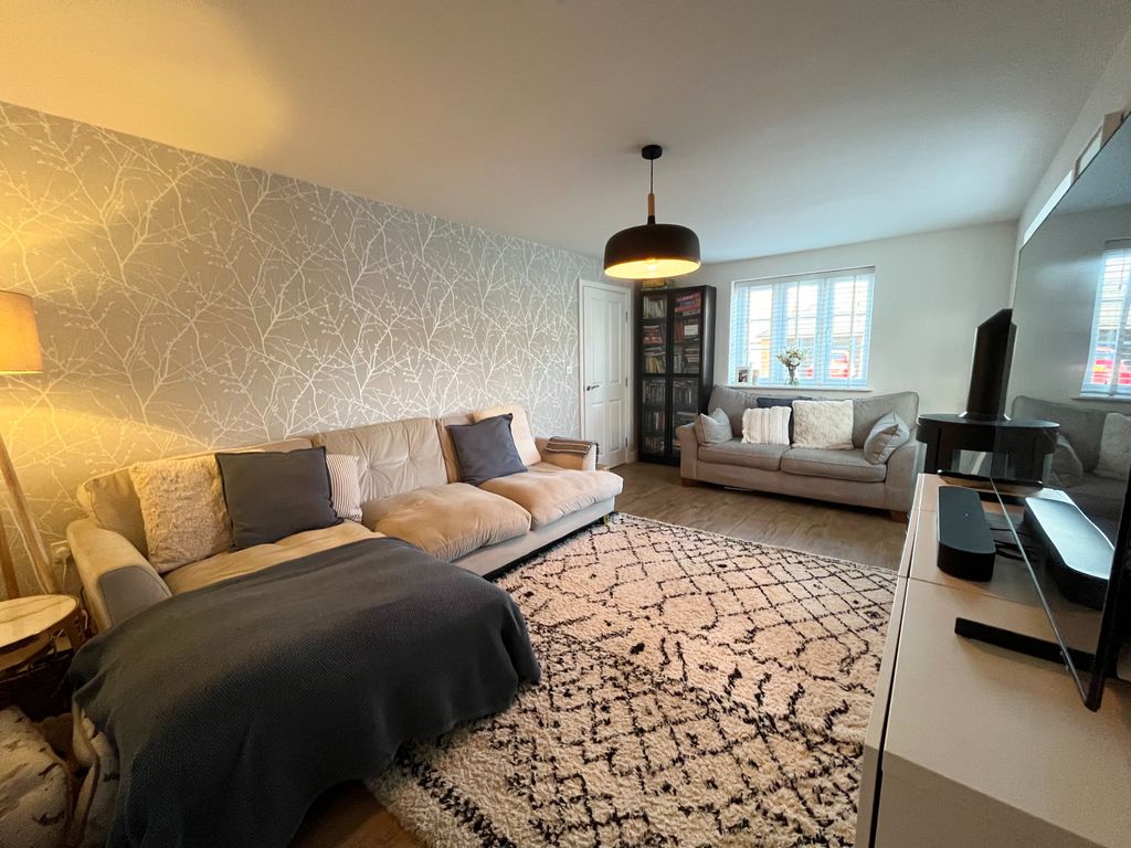 Property photo 3 of 20