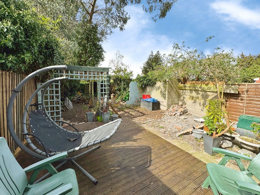 Property photo 2 of 18 Garden