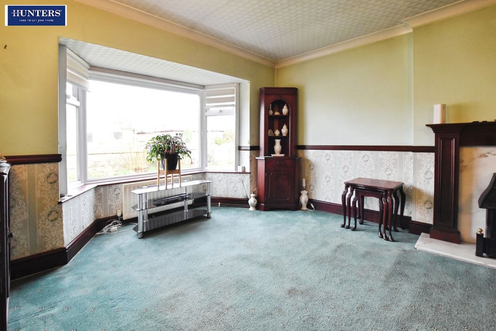 Property photo 1 of 17 Lounge