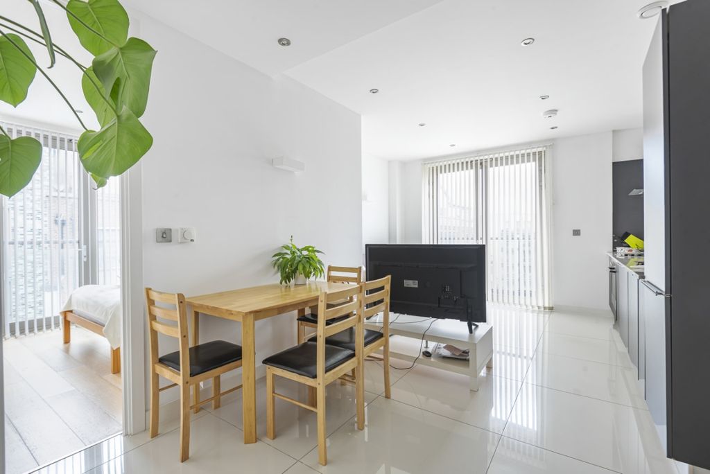 Property photo 3 of 7 831123 (3)