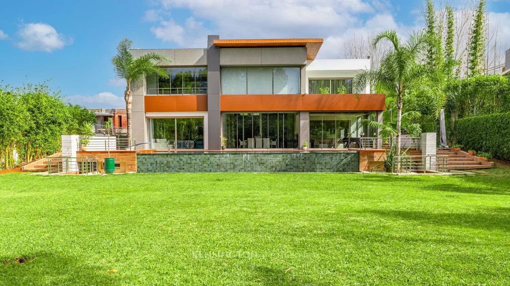 Property photo 1 of 64