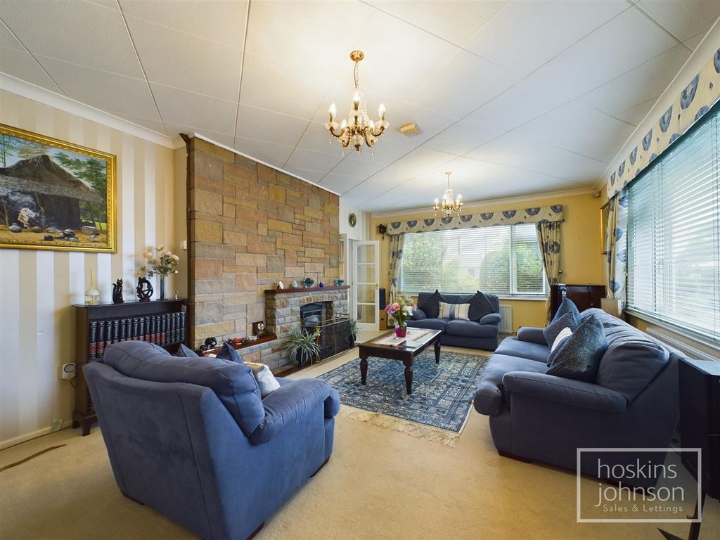 Property photo 2 of 57 Lounge