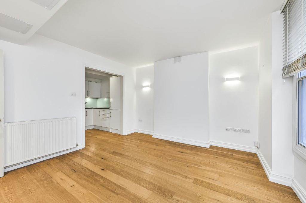 Property photo 2 of 13 Daniel_Watney__Finborough_Road__Finborough_Rd__London__UK_6.Jpg