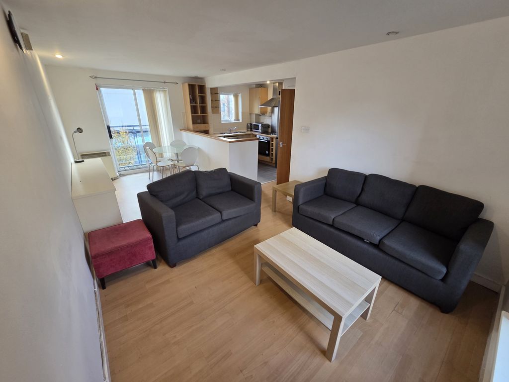 Property photo 1 of 16 Lounge 1