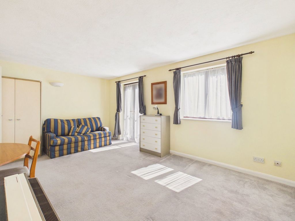Property photo 3 of 6