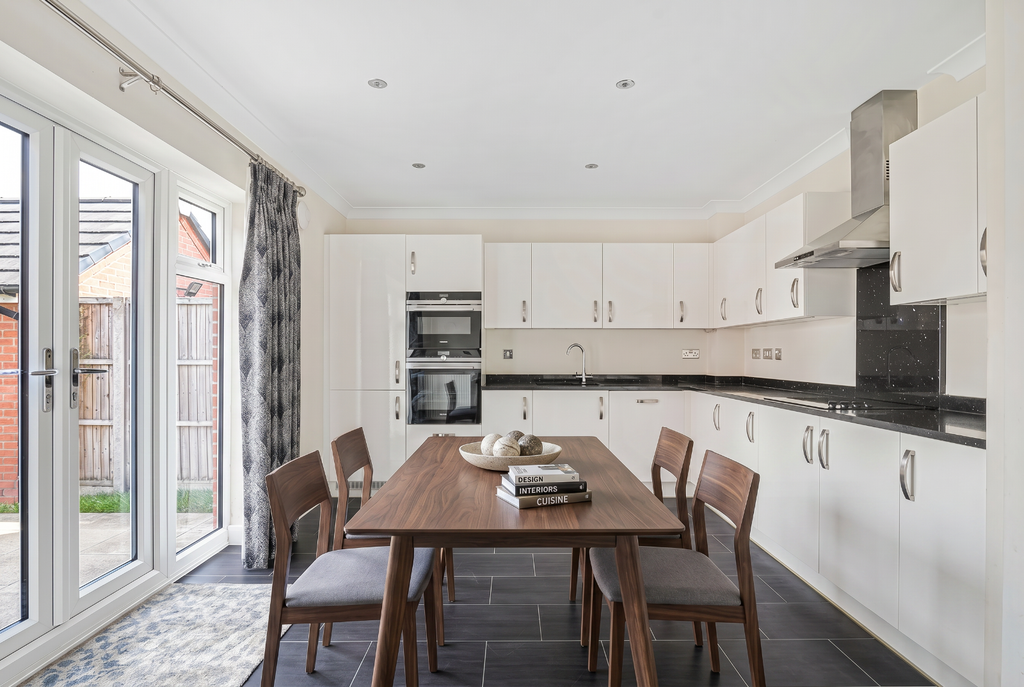 Property photo 2 of 10 Kitchen