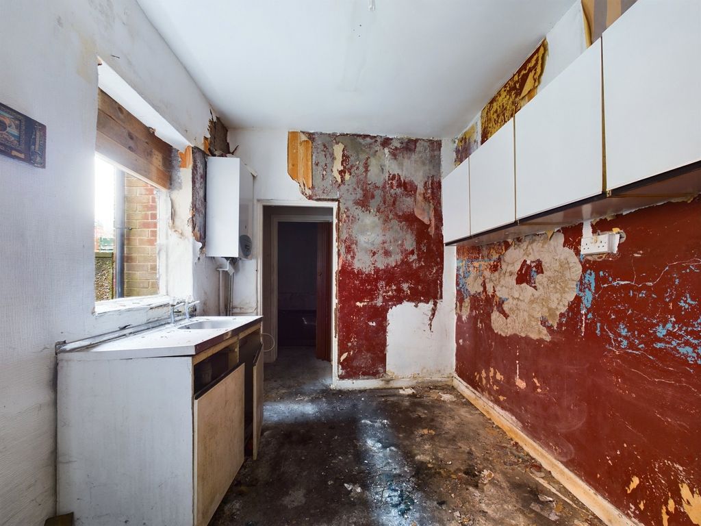 Property photo 2 of 5 Kitchen