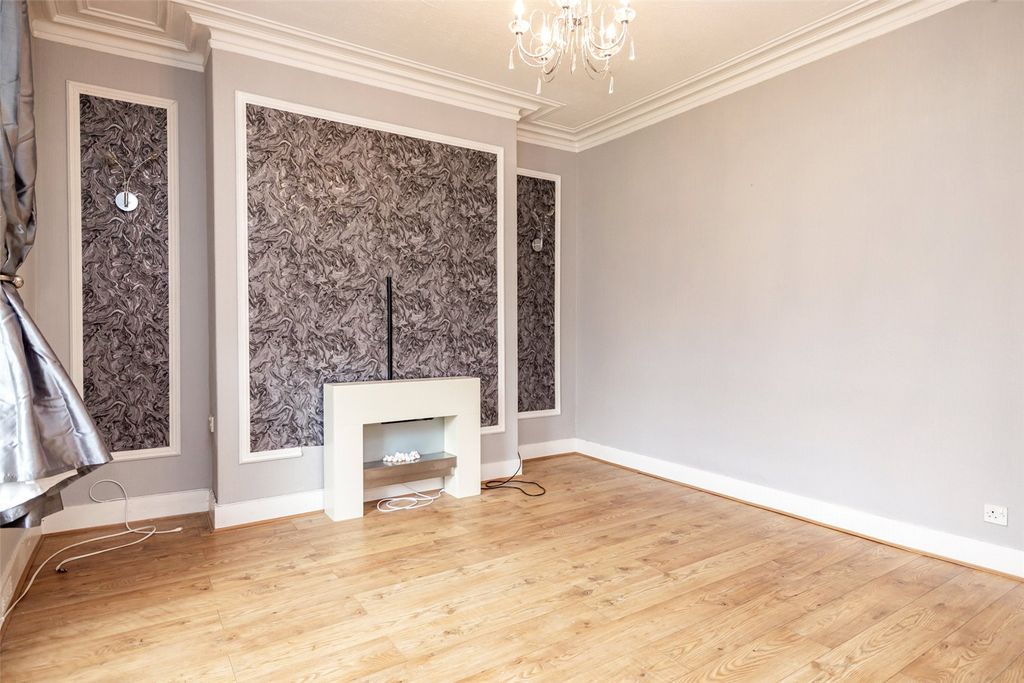 Property photo 3 of 9 Photo 3