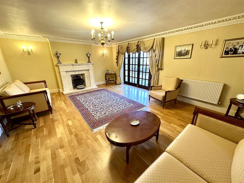 Property photo 3 of 22 Drawing Room
