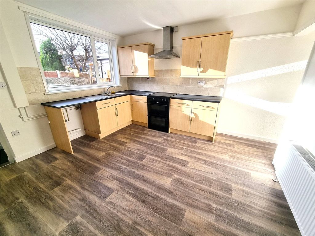 Property photo 3 of 10 Picture No. 06