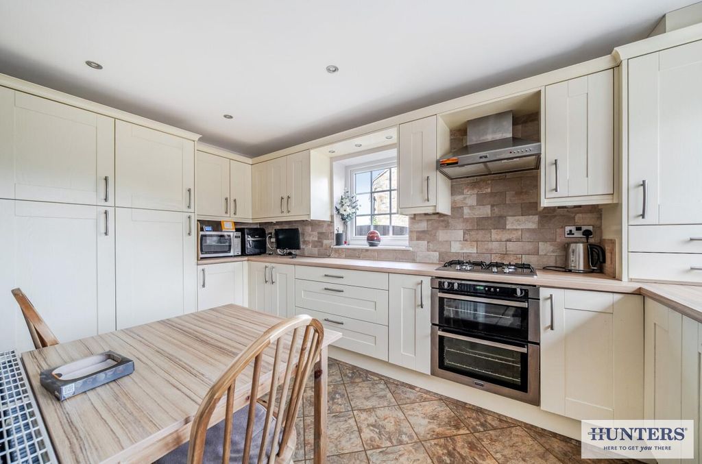 Property photo 3 of 20 7B147d4E-d51E-43A9-97Bb-2828E5Ab2F16.Jpg