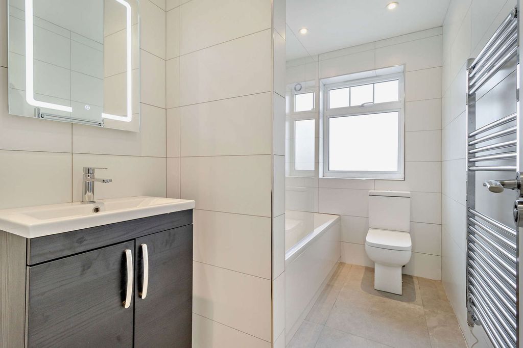 Additional image 4 of 2 bed flat for saleMoss Lane, Pinner Village HA5