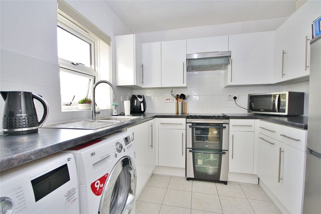 Property photo 2 of 8 Picture No. 06