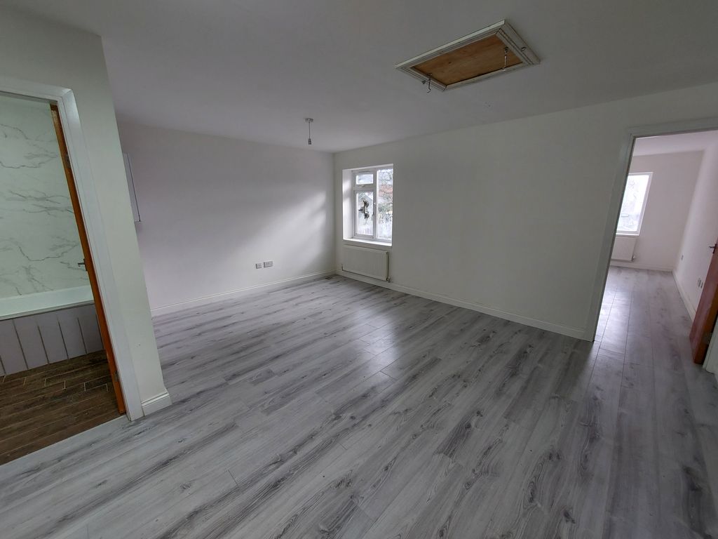 Property photo 2 of 5 Living Room