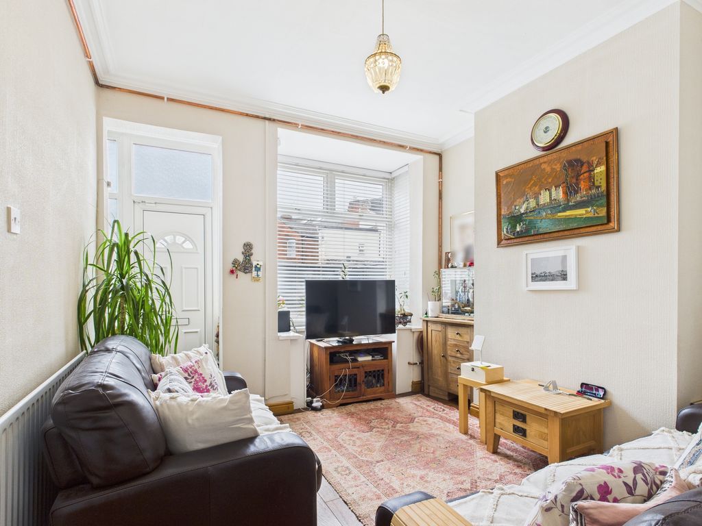 Property photo 2 of 28