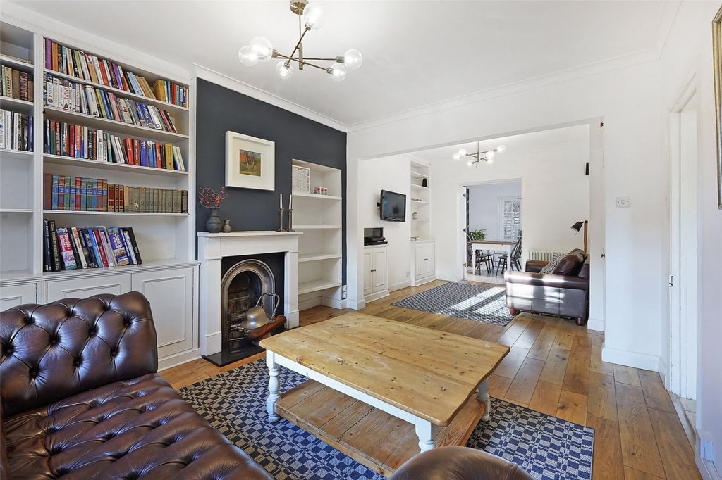 Property photo 2 of 14