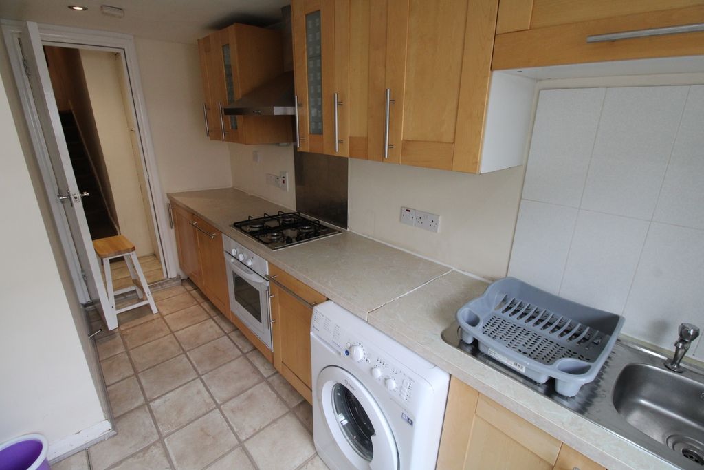 Property photo 3 of 27