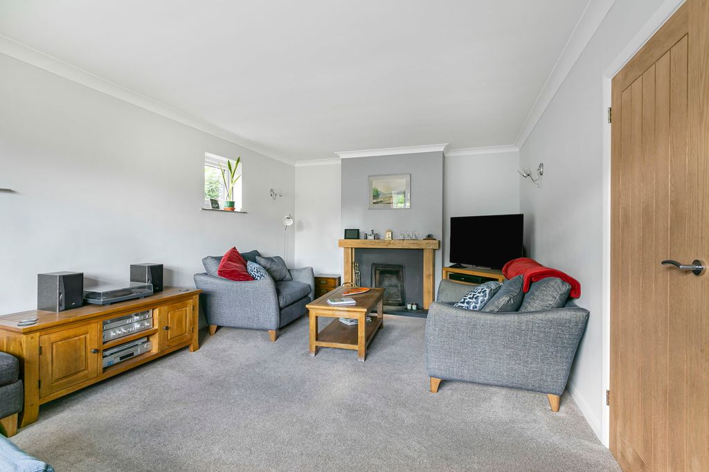 Property photo 3 of 21